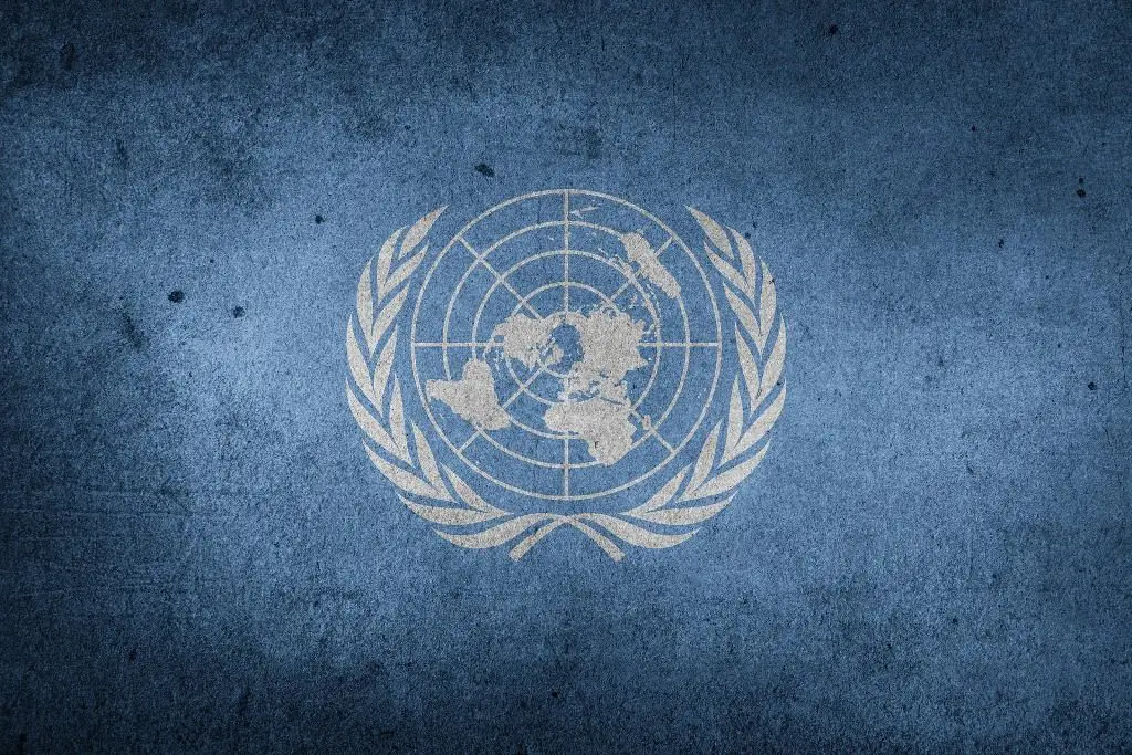 un